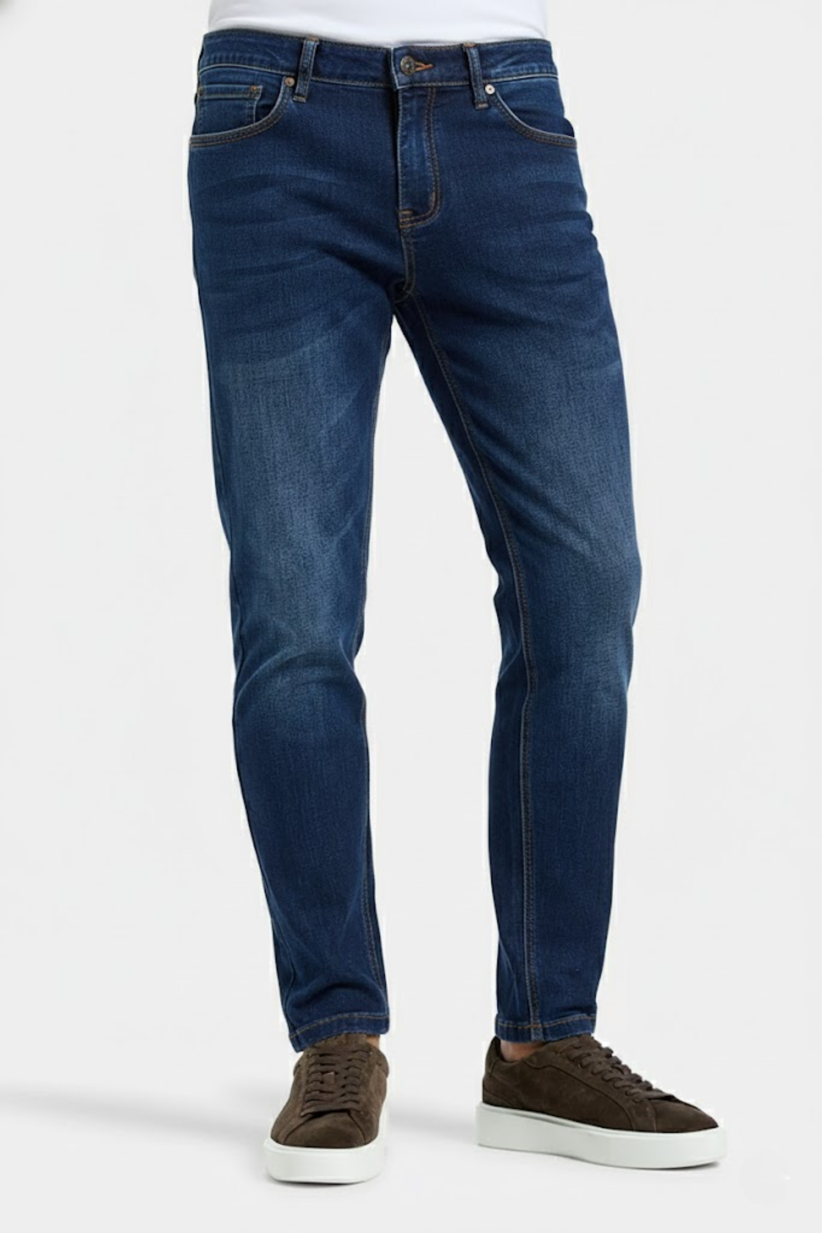 THE ESSENTIAL SLIM JEANS