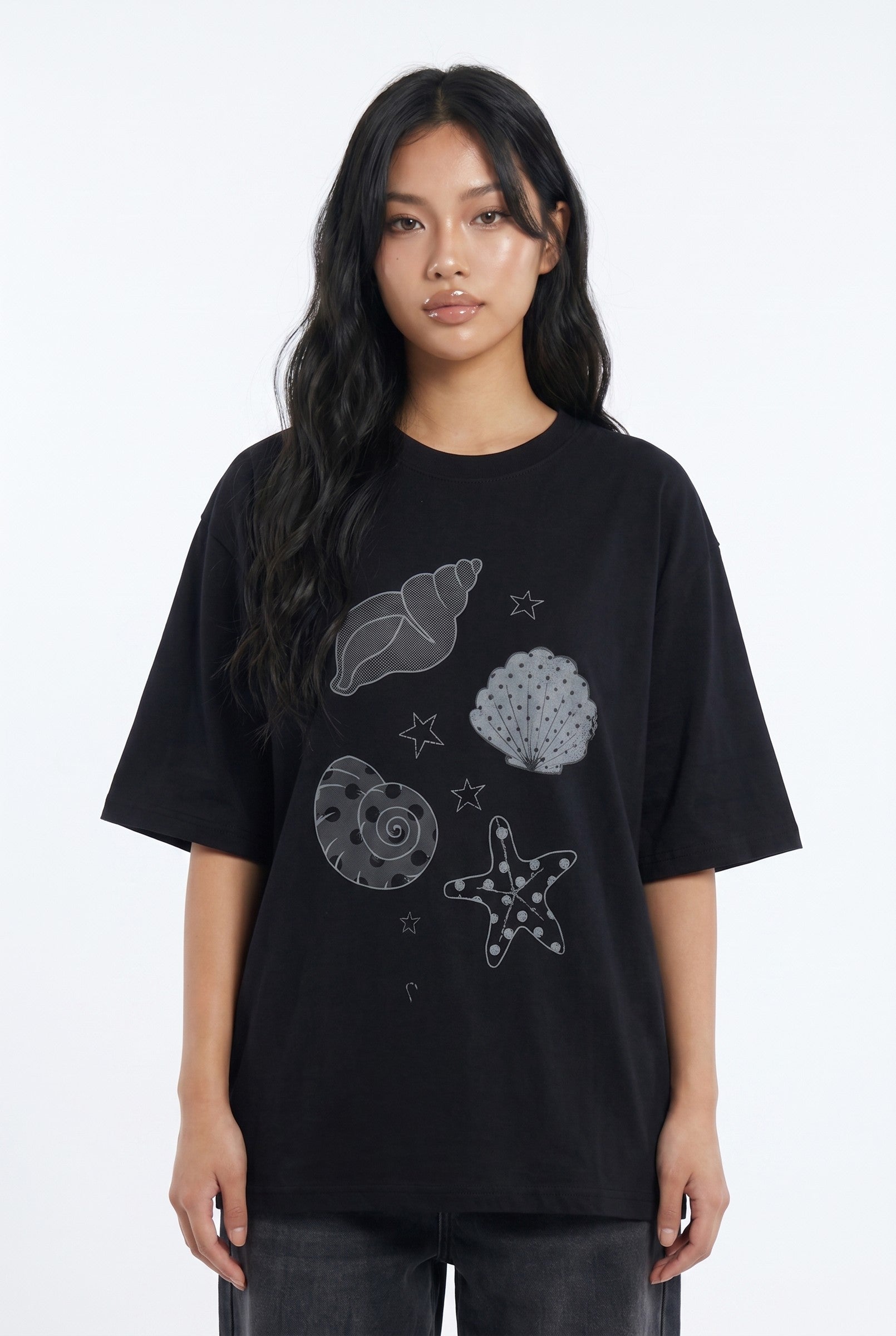 Women's Seashell Graphic Oversized T-Shirt | Blackstone London