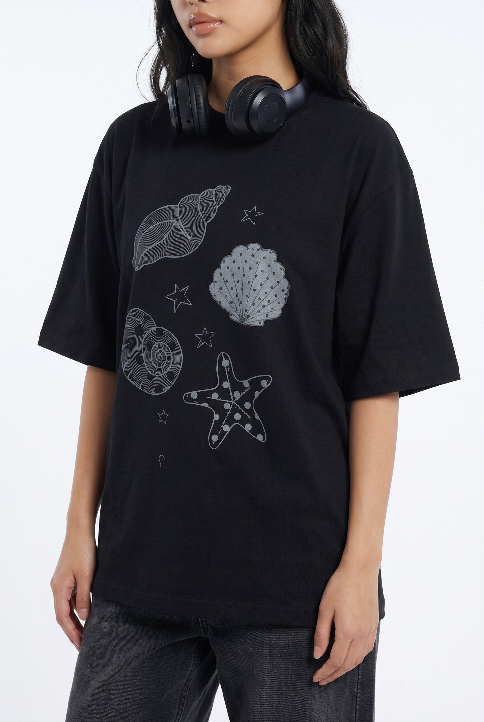 Women's Seashell Graphic Oversized T-Shirt | Blackstone London