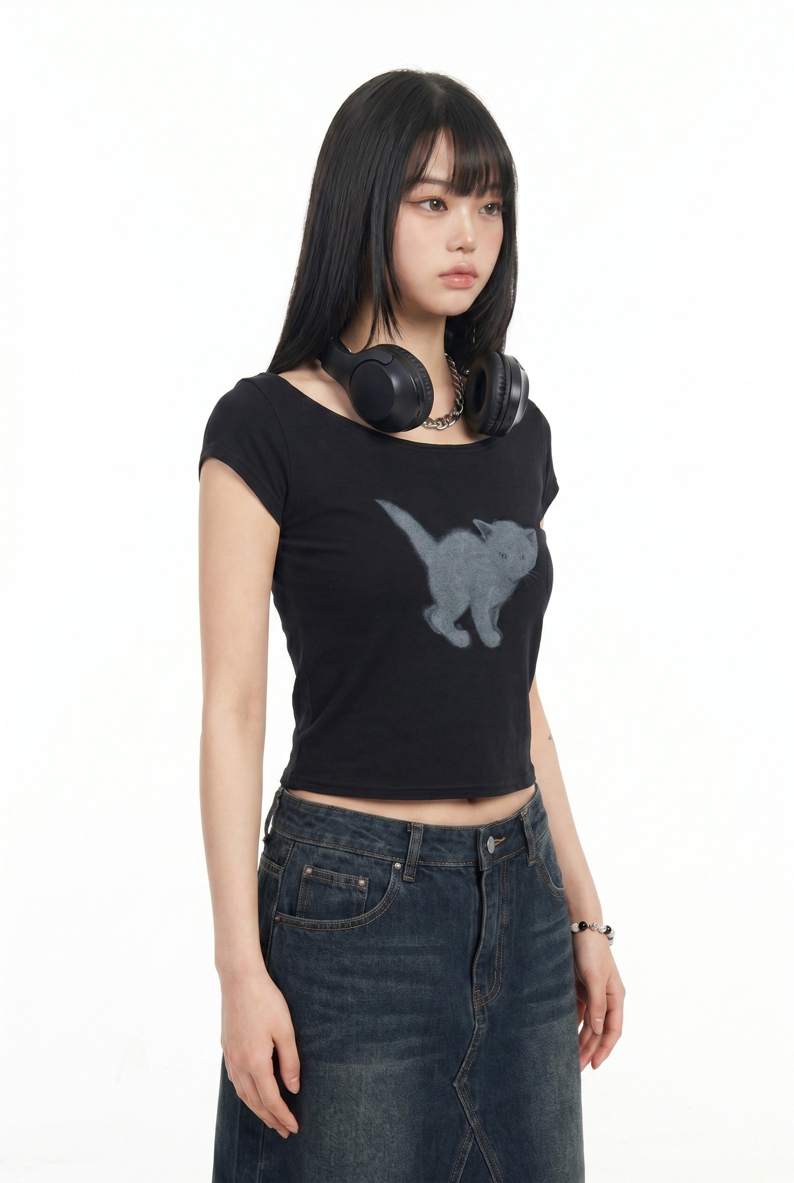 Women's Cat Graphic Off Shoulder Crop Top | Blackstone London