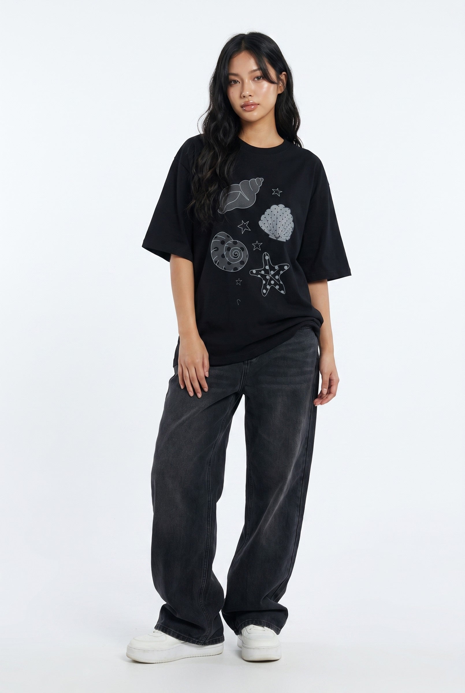 Women's Seashell Graphic Oversized T-Shirt | Blackstone London