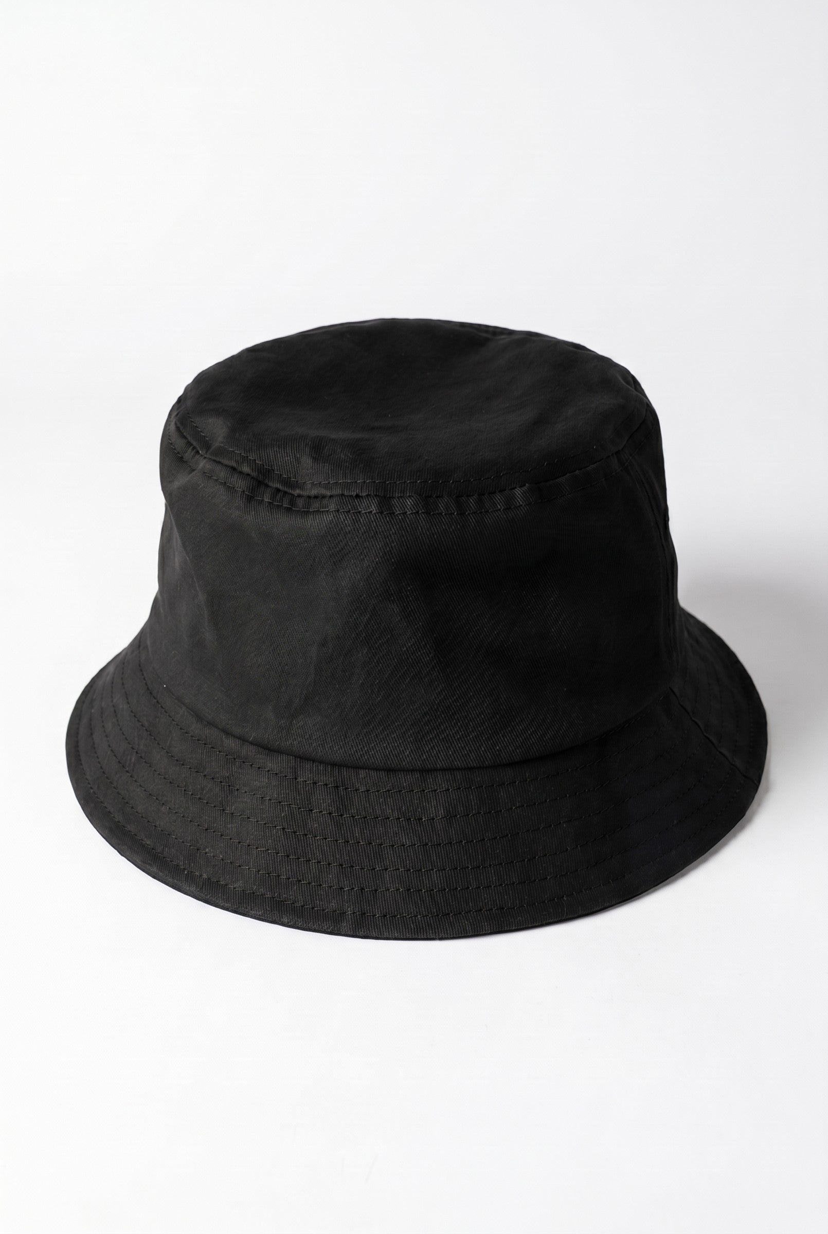 Men's Crossed Lines Bucket Hat | Blackstone London