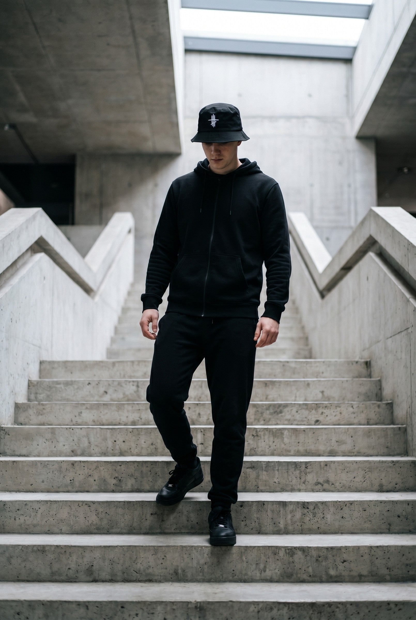 Men's Crossed Lines Bucket Hat | Blackstone London