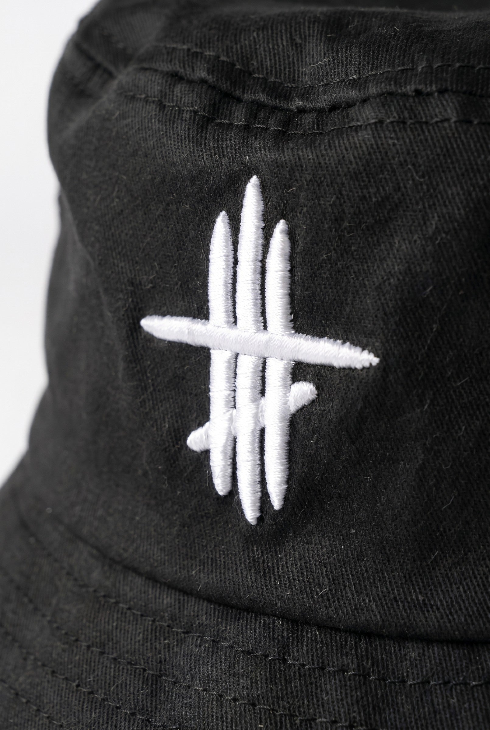 Men's Crossed Lines Bucket Hat | Blackstone London
