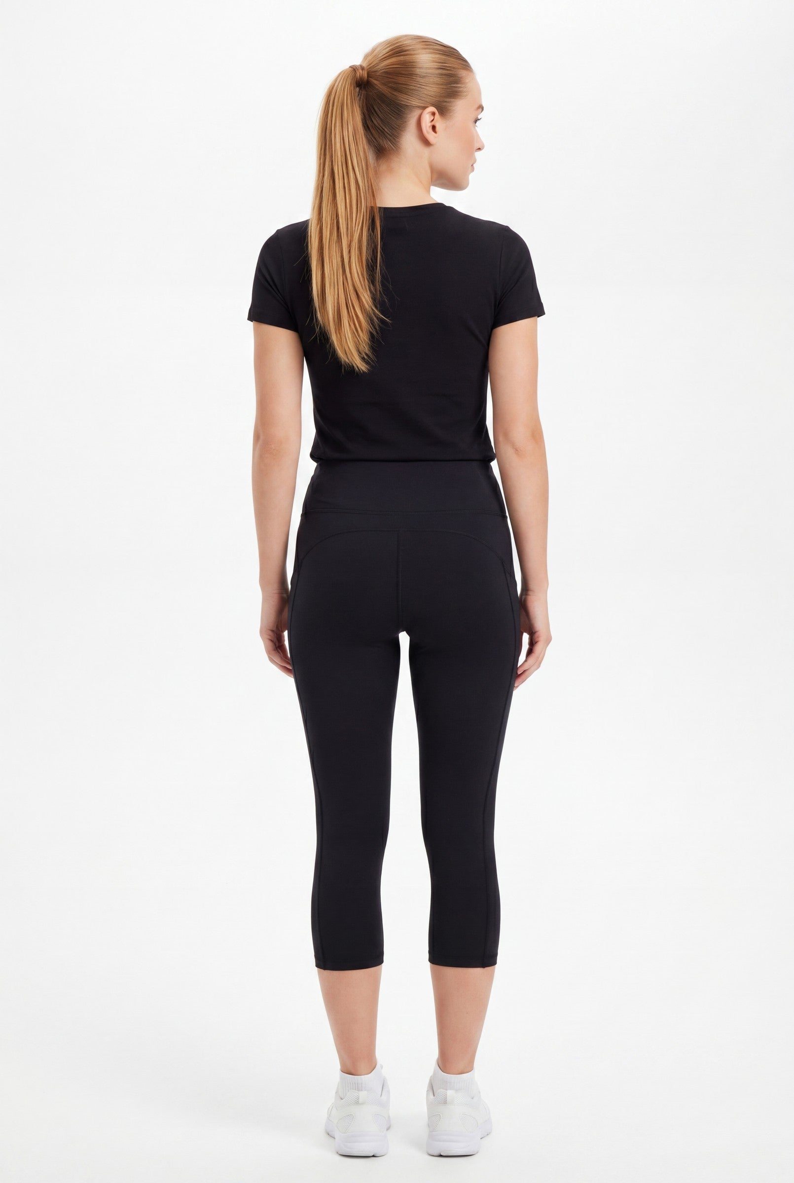 Women's Performance Capri Legging | Blackstone London