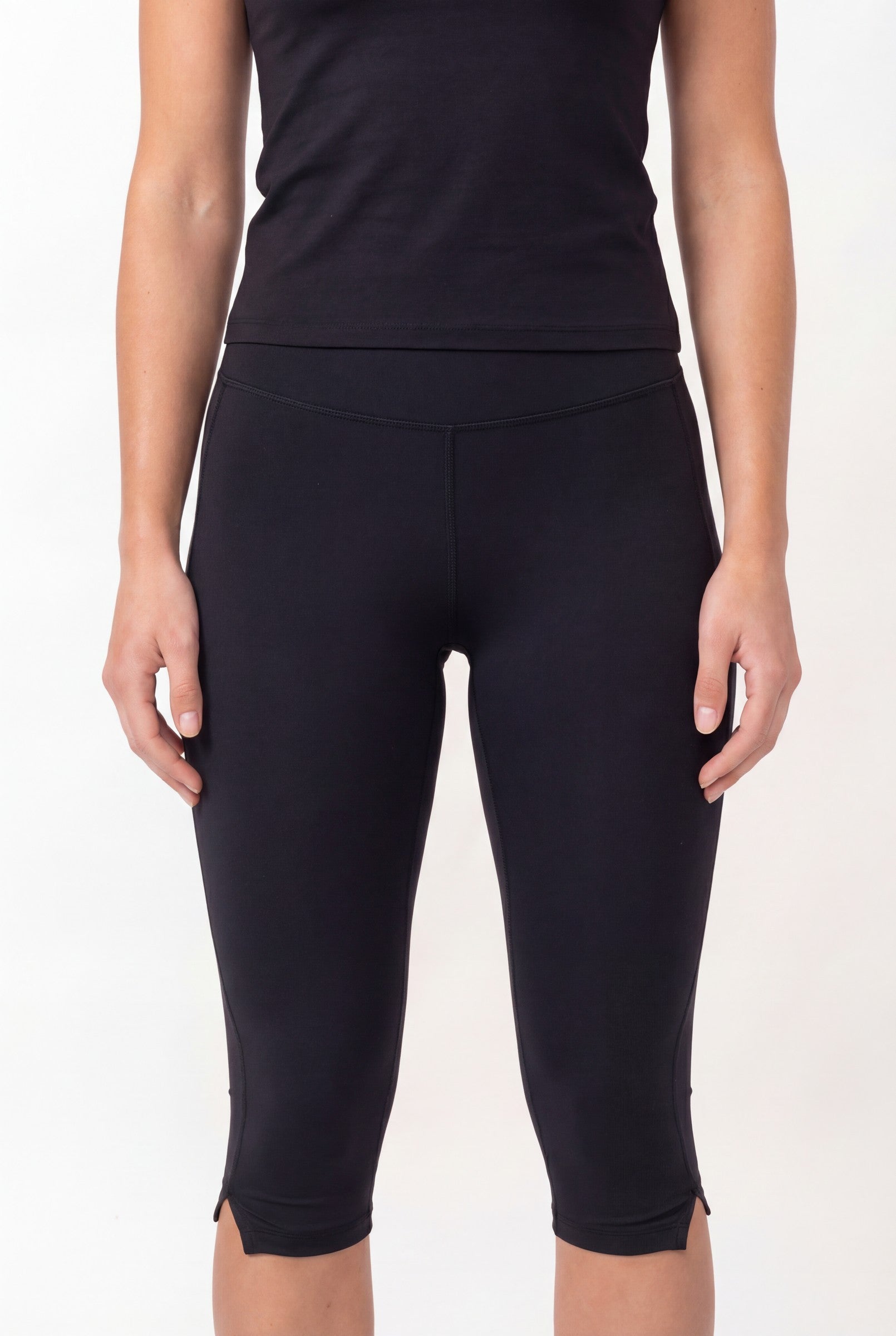 Women's Performance Capri Legging | Blackstone London