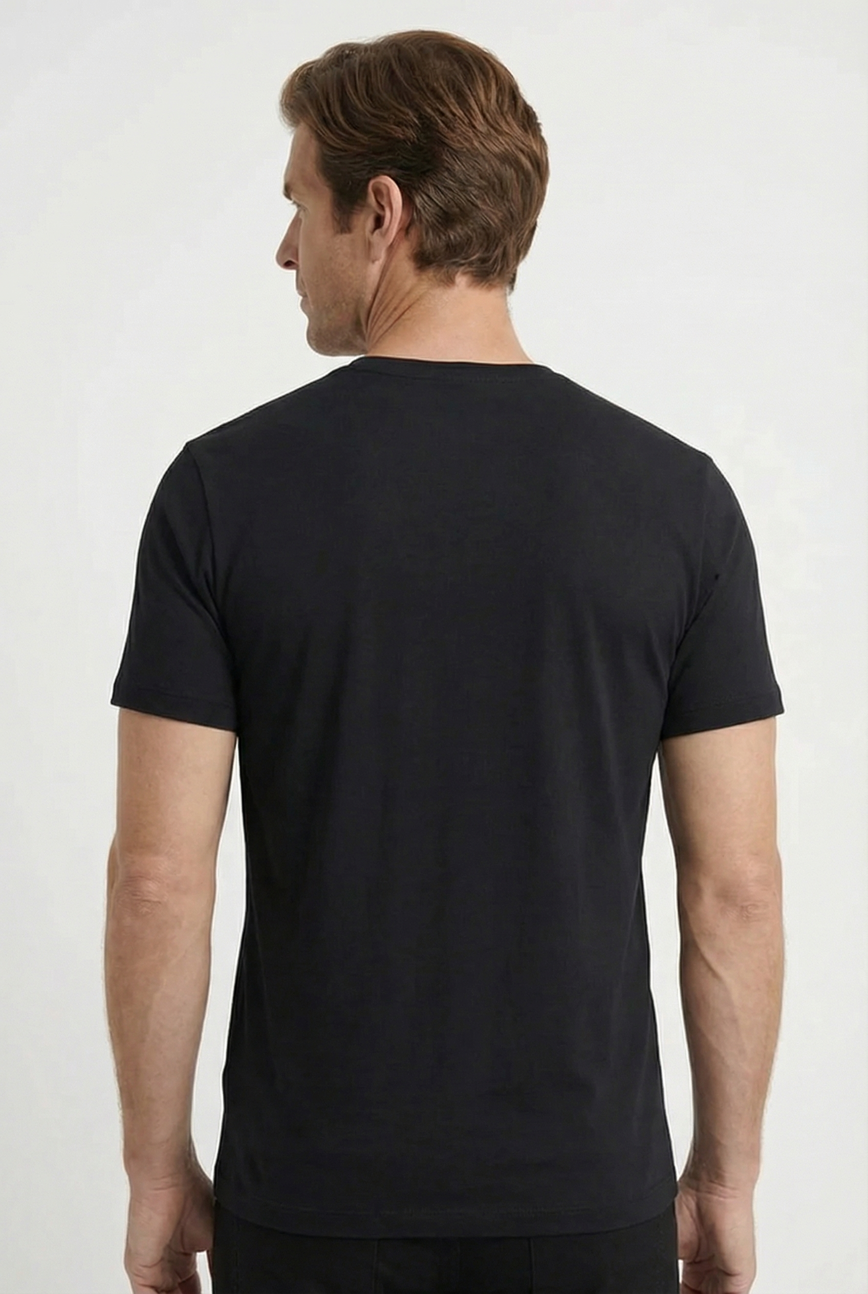 Men's Essential Slim Fit Crewneck T-Shirt | Blackstone London