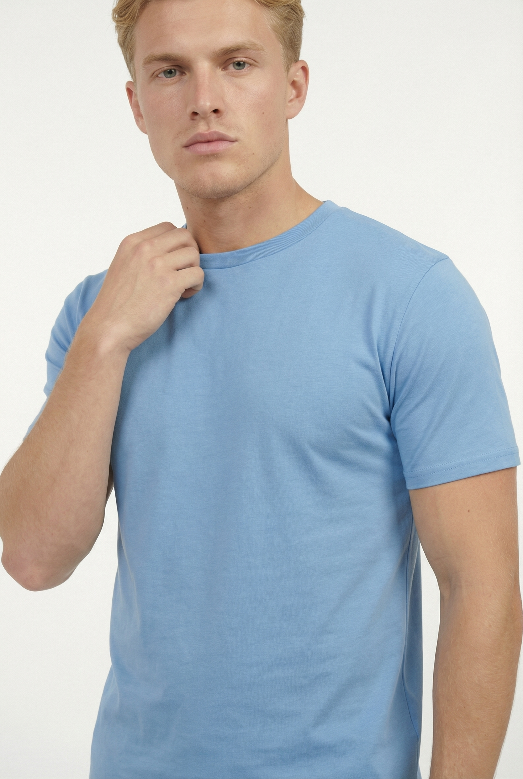 Men's Essential Slim Fit Crewneck T-Shirt | Blackstone London