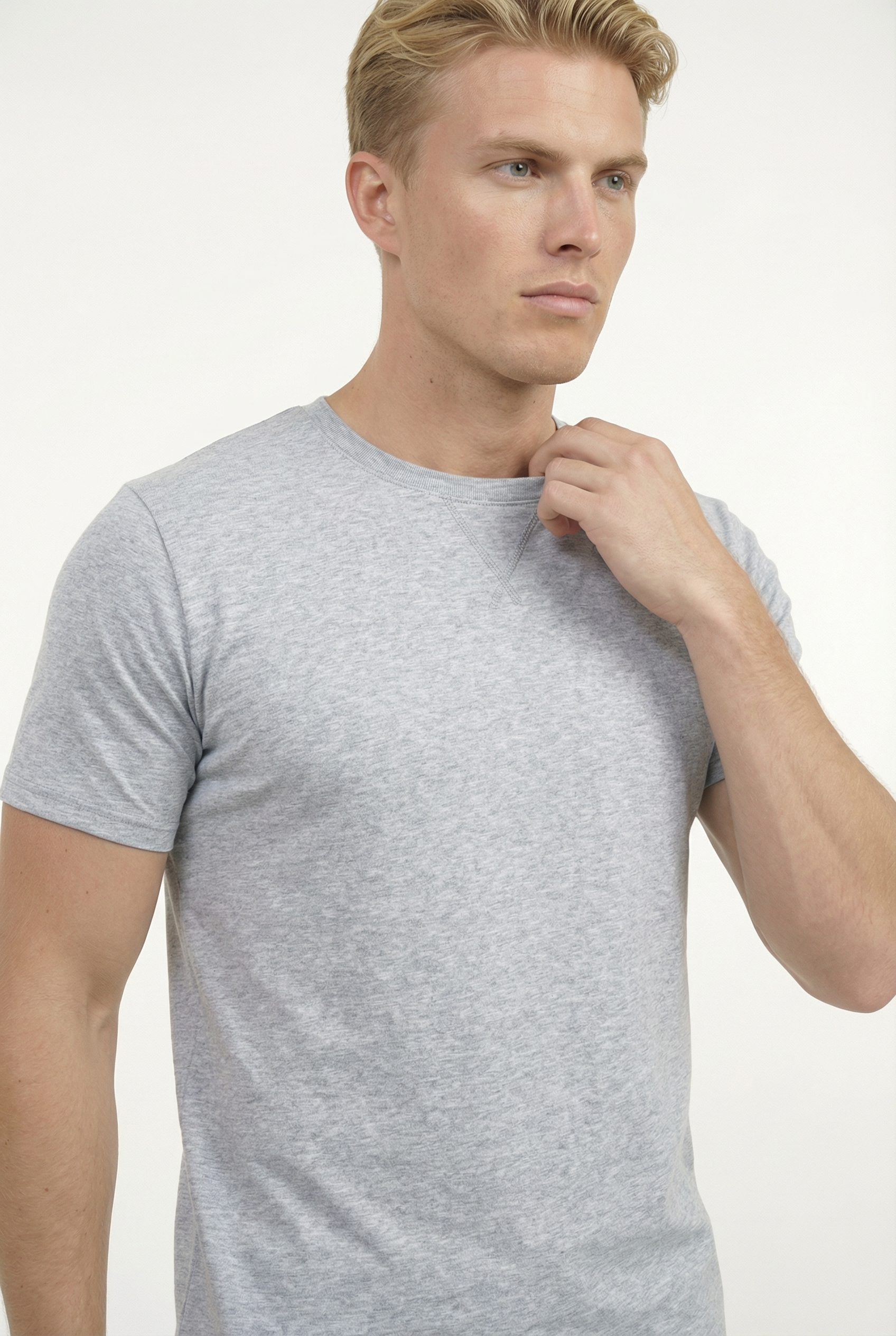 Men's Essential Slim Fit Crewneck T-Shirt | Blackstone London