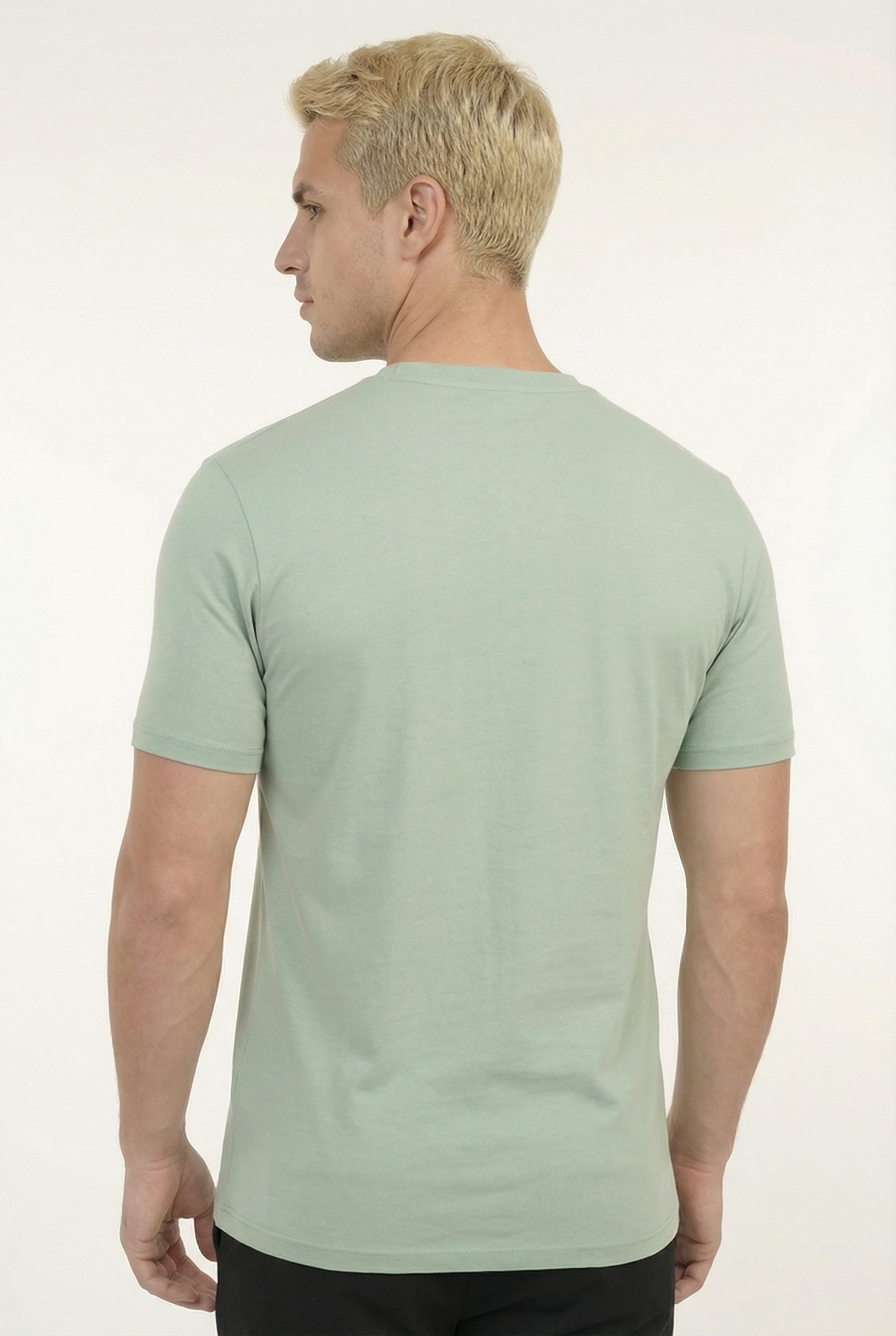 Men's Essential Slim Fit Crewneck T-Shirt | Blackstone London