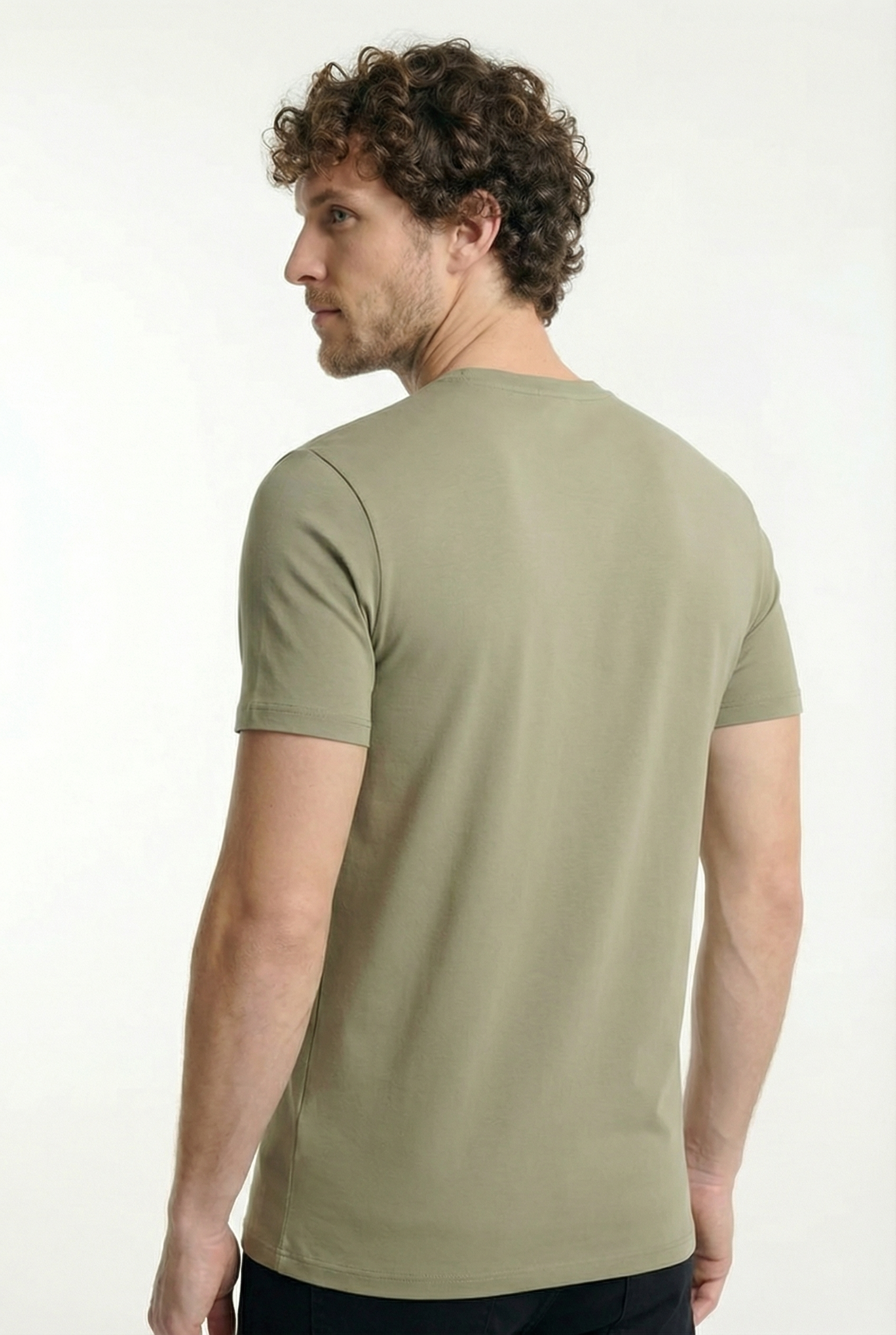 Men's Classic Fitted Crewneck T-Shirt | Blackstone London