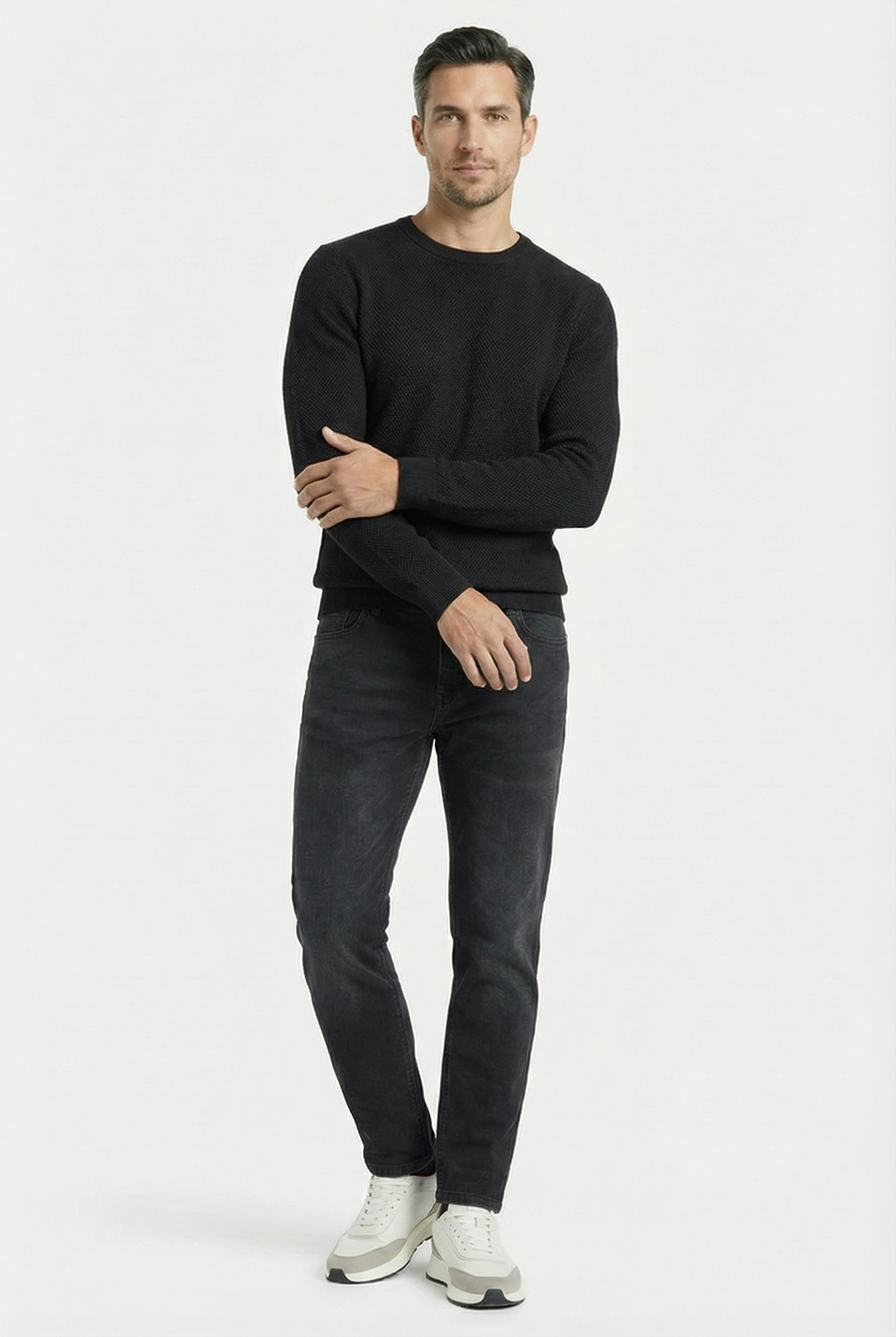 THE ESSENTIAL MENS SLIM FIT JEANS